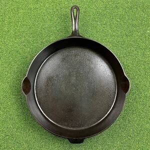 Vintage Griswold No 14 Cast Iron Skillet Large Block Logo Heat Ring 718